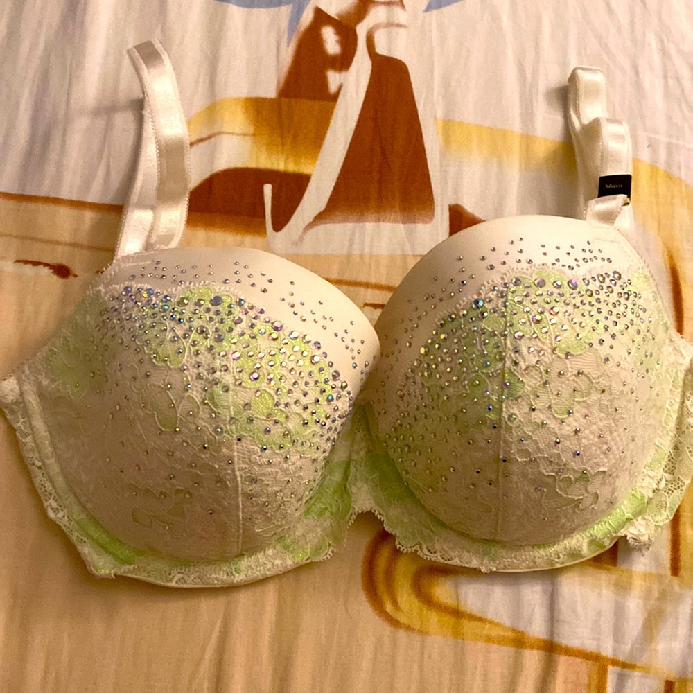 Victoria’s Secret Dream Angel Bra
